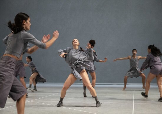 GRIP / Jan Martens & Dance On Ensemble © Phile Deprez