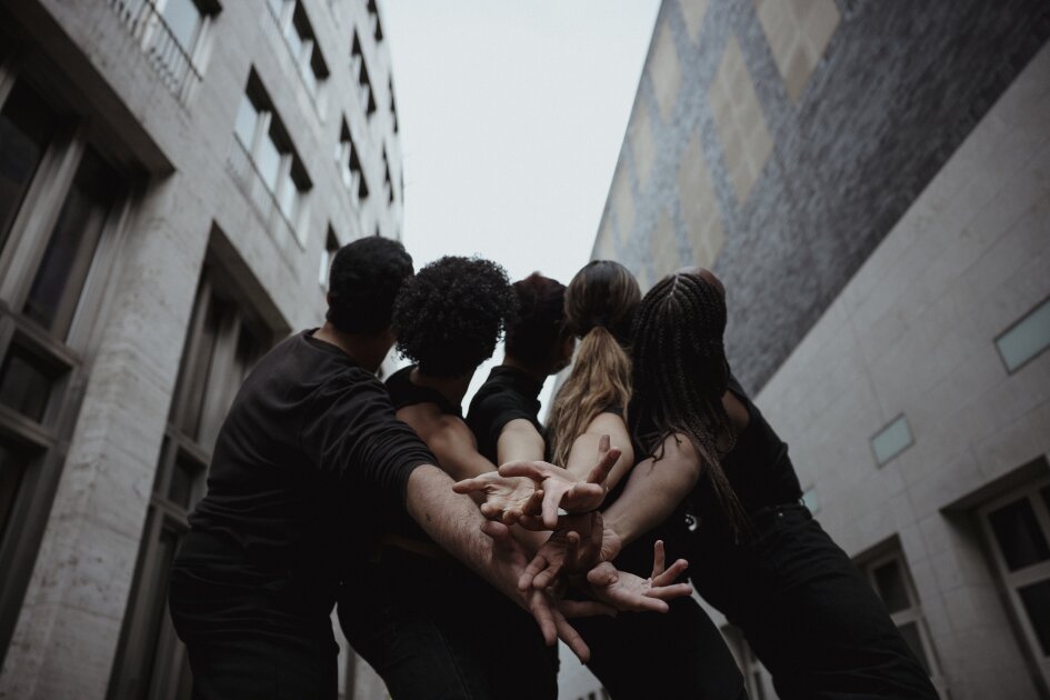 Theater Forever: Yeliz Pazar / Suzanne Degennaro