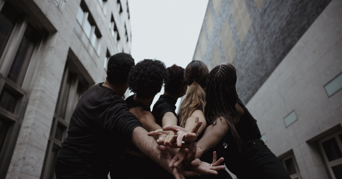 Theater Forever: Yeliz Pazar / Suzanne Degennaro