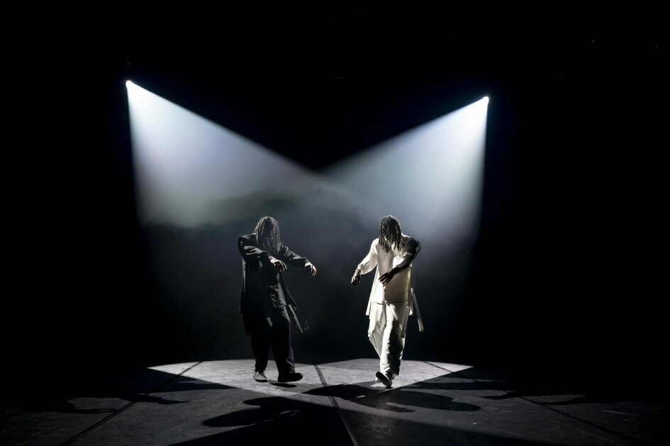 Fresh Moves: Les Gamal / Outside / Ops