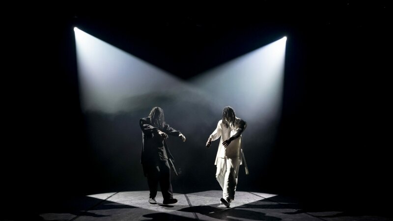 Fresh Moves: Les Gamal / Outside / Ops