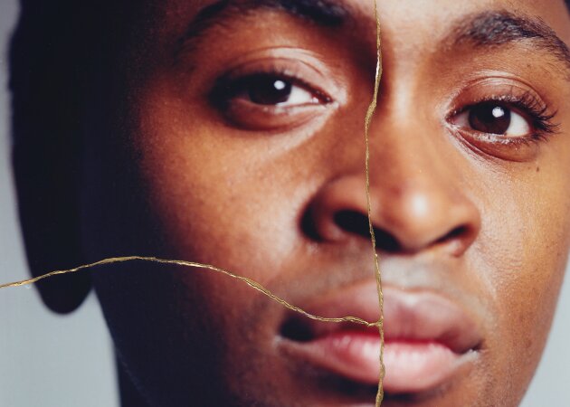 Medea voor een toeslagenherdenking