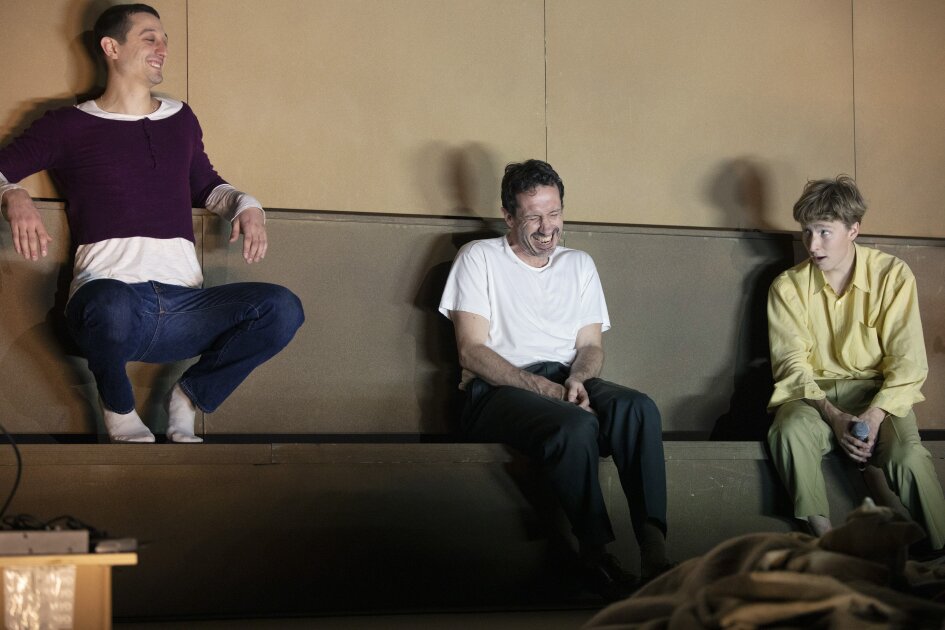 Verdriet is het ding met veren — Internationaal Theater Amsterdam